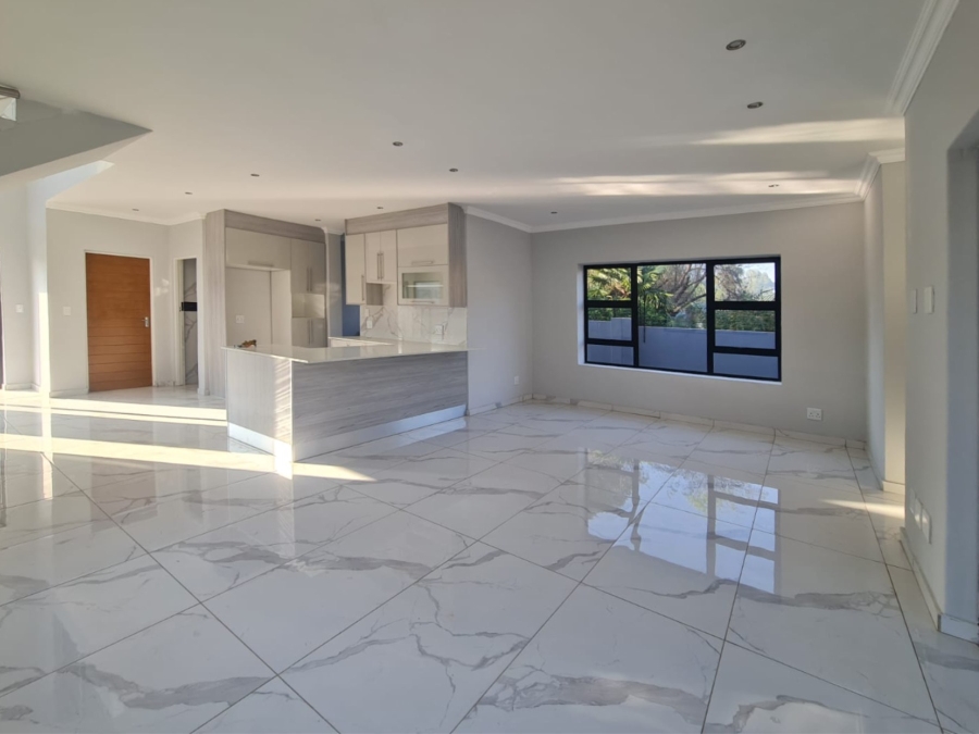 To Let 4 Bedroom Property for Rent in Melodie North West